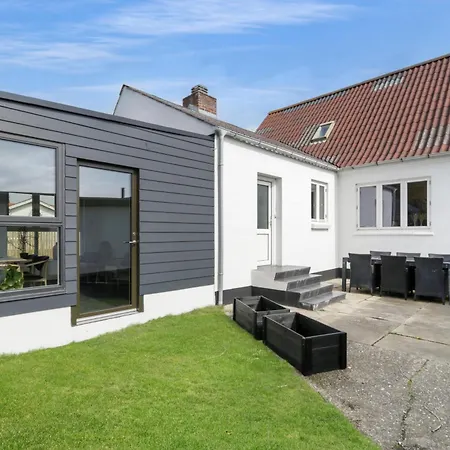 Moderne Til 6 Personer Med Aktiviteter Sj722 *