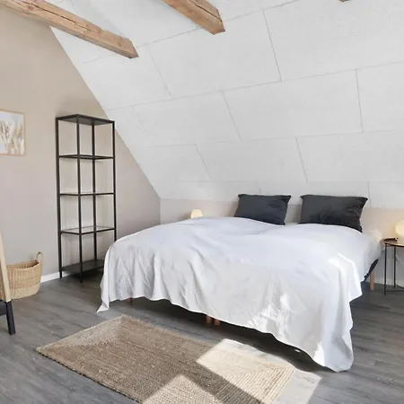 Moderne Til 6 Personer Med Aktiviteter Sj722 *